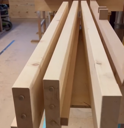 Teile eines Zirbenholzbettes, metallfrei